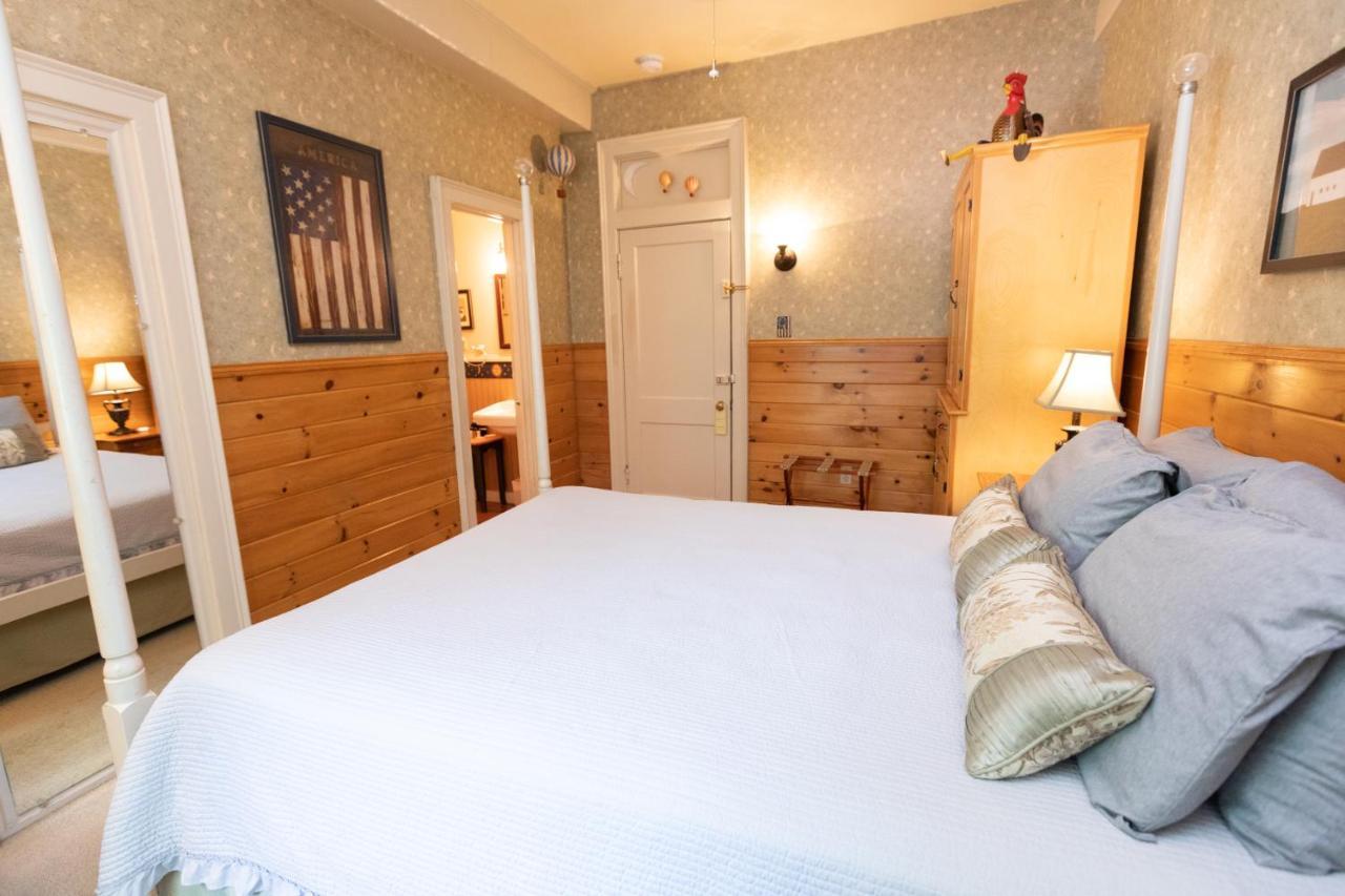Waybury Inn East Middlebury Экстерьер фото