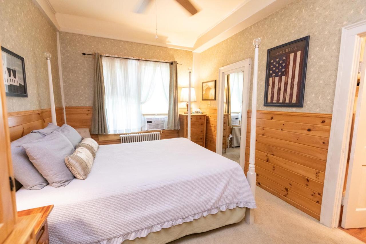Waybury Inn East Middlebury Экстерьер фото